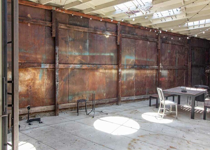 More Photos Of 2940-2944 Denby Ave, Los Angeles Warehouse For Sale