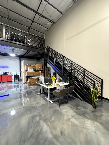 More Photos Of 2100 Double Creek Dr, Round Rock Showroom For Lease
