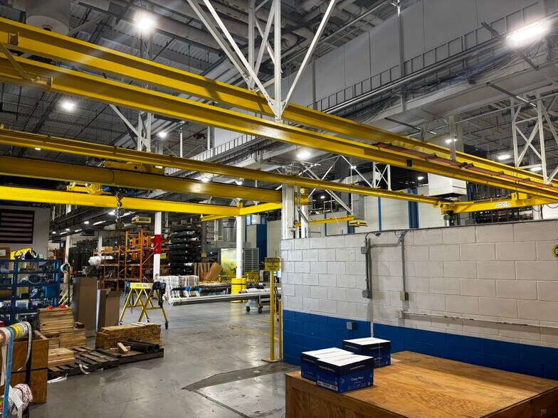 More Photos Of 9100 Emmott Rd, Houston Manufacturing For Sale