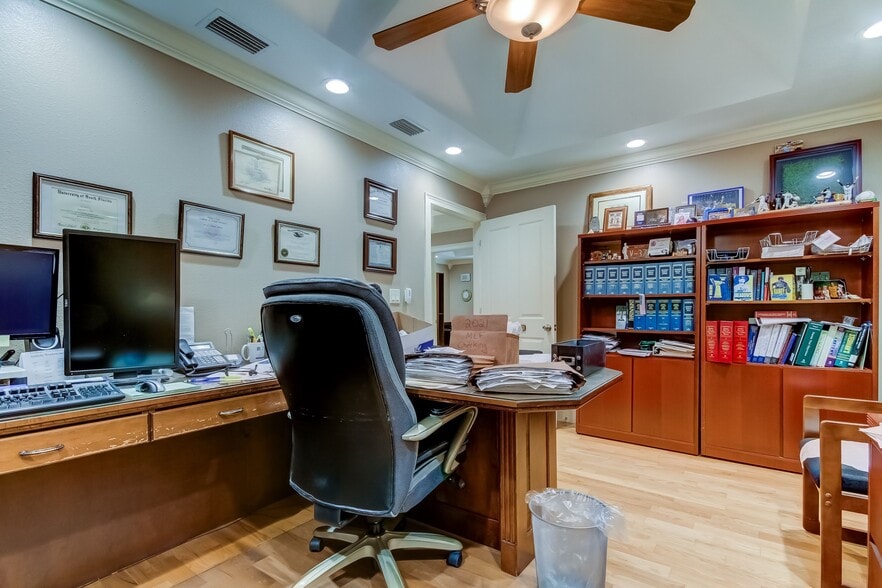 More Photos Of 3775 Central Ave, Saint Petersburg Medical For Lease