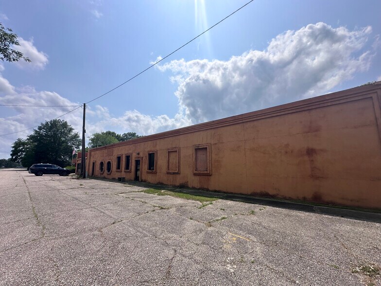 More Photos Of 525 Avenue V St, Bogalusa Office For Sale