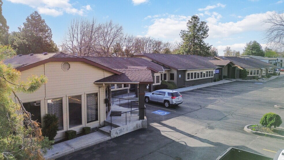 More Photos Of 940-1000 N Cole Rd, Boise Office For Sale
