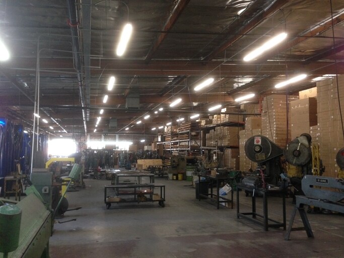 More Photos Of 8236-8238 Lankershim Blvd, North Hollywood Warehouse For Lease