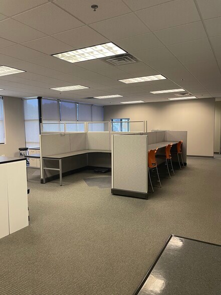 More Photos Of 270 Riverside Pky, Austell Distribution For Lease