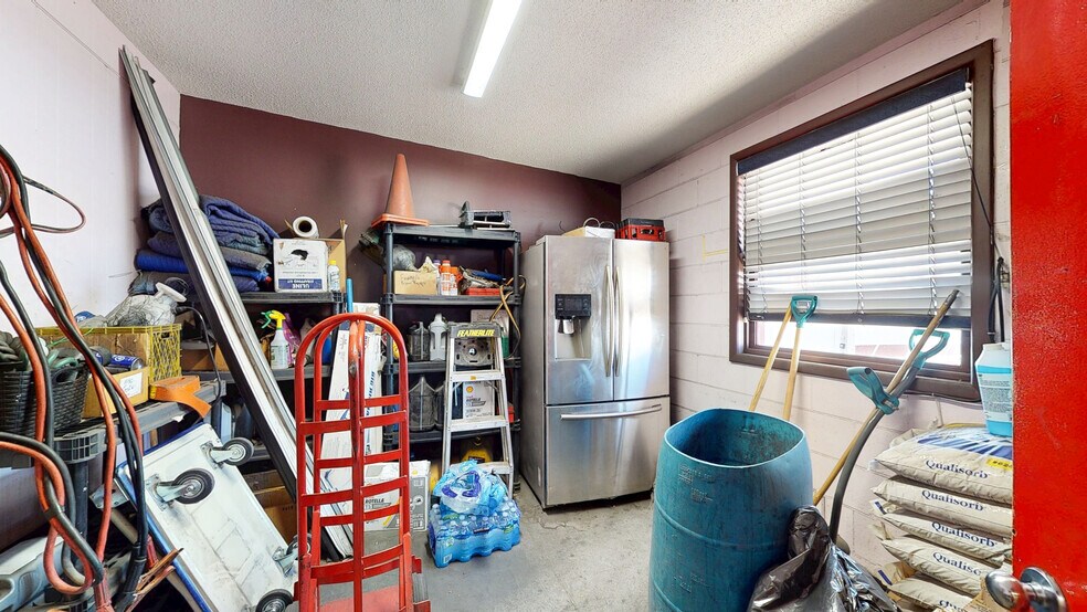 More Photos Of 662 15 St SW, Medicine Hat Industrial For Sale