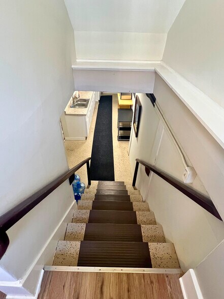 More Photos Of 232 S Batavia Ave, Batavia Office For Sale
