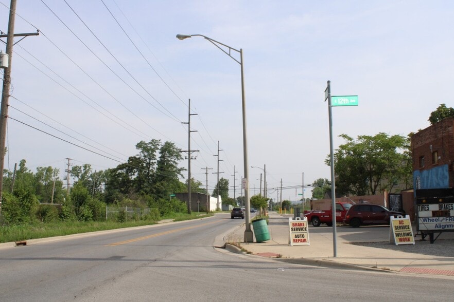 More Photos Of 1394 Joyce Ave, Columbus Flex For Sale