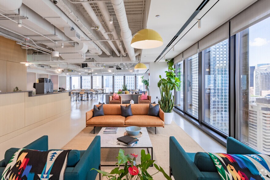 More Photos Of 330 N Wabash Ave, Chicago Coworking Space