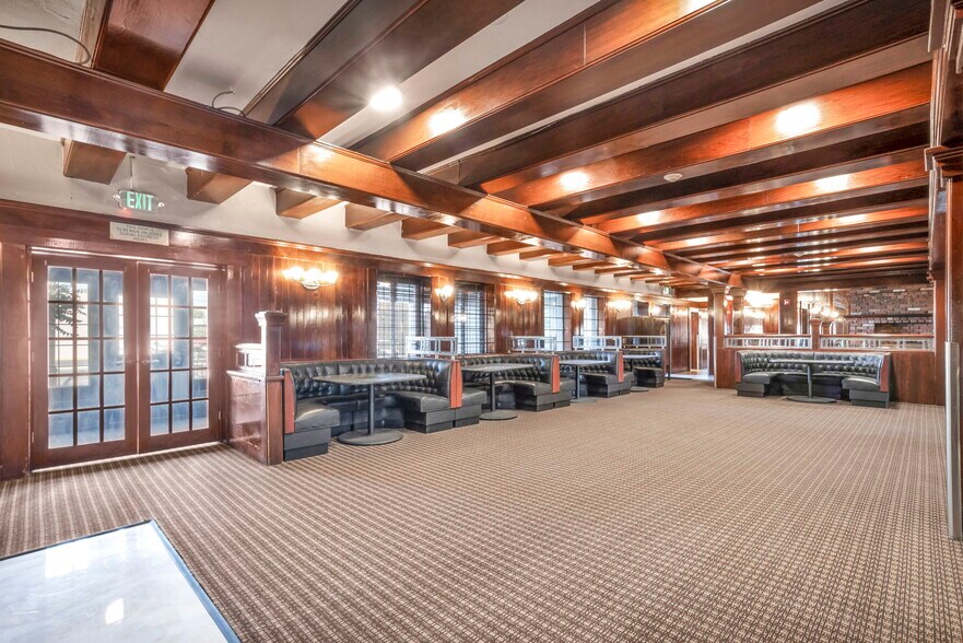 More Photos Of 1555 S Wells Ave, Reno Restaurant For Sale