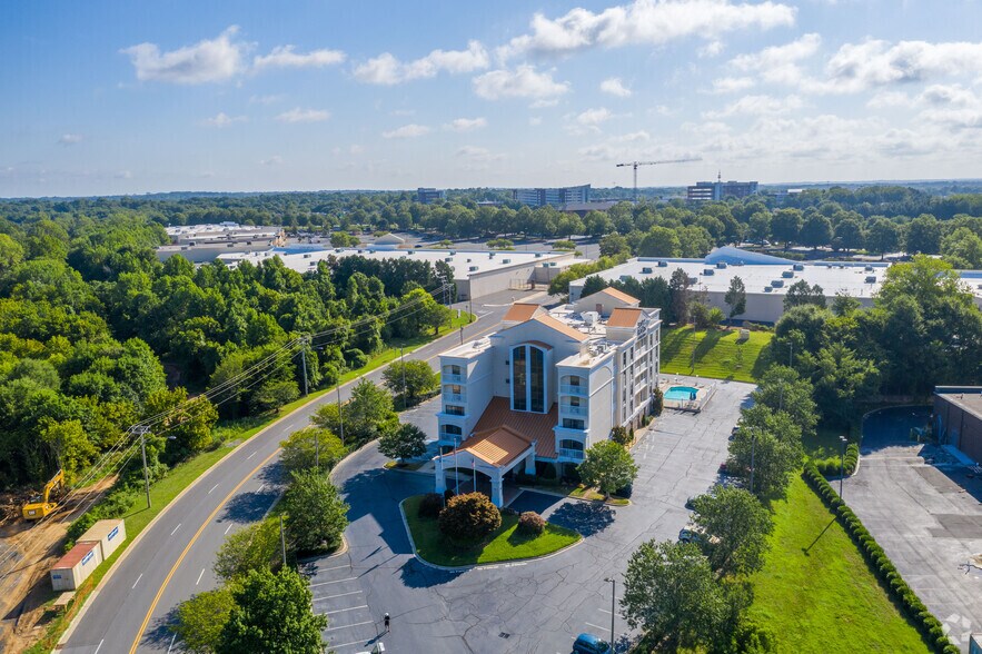 More Photos Of 9705 Leitner Dr, Pineville Hotel For Sale