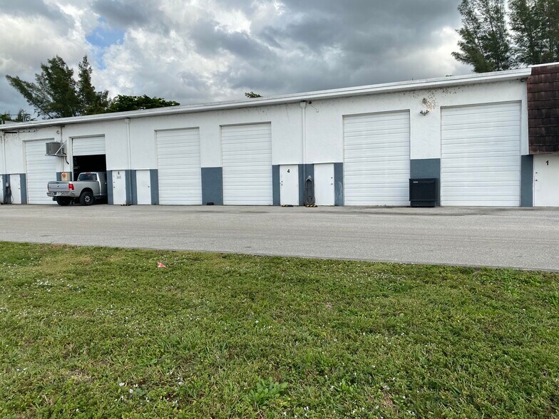 More Photos Of 7673 Hooper Rd, West Palm Beach Warehouse For Lease