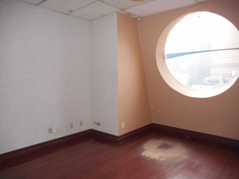 More Photos Of 864 Central Blvd, Brownsville Medical For Sale
