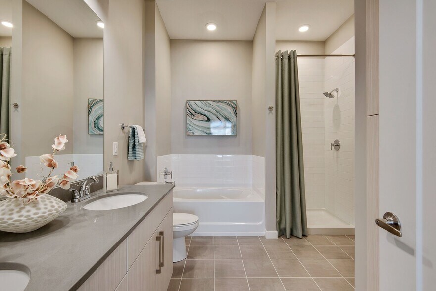 More Photos Of 8045 Metcalf Ave, Overland Park Apartments For Lease