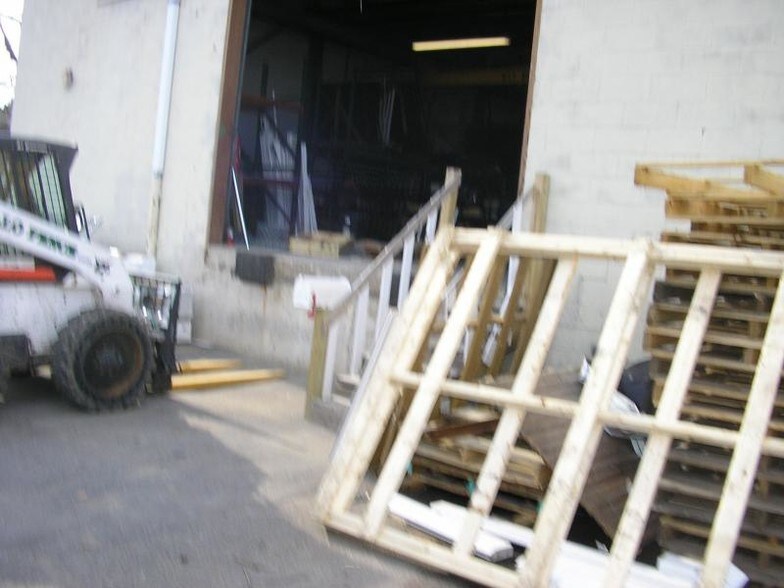 More Photos Of 90 Newark Pompton Tpke, Wayne Manufacturing For Lease