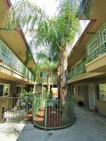 More Photos Of 1929 Arlington Ave, Los Angeles Apartments For Sale