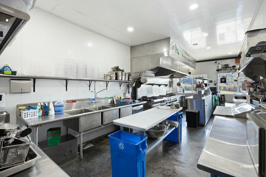 More Photos Of 9559 Co 5440 Rd rd, Ozone Restaurant For Sale