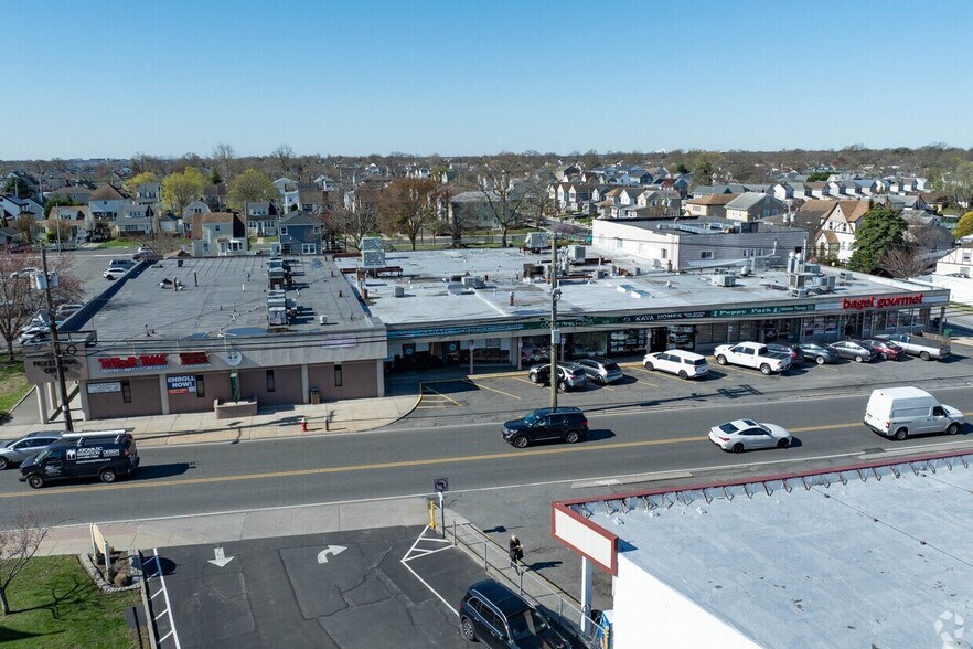 More Photos Of 131 Main St, East Rockaway General Retail For Sale