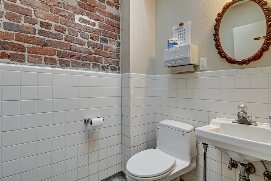 More Photos Of 626 Grant Ave, San Francisco Office For Lease