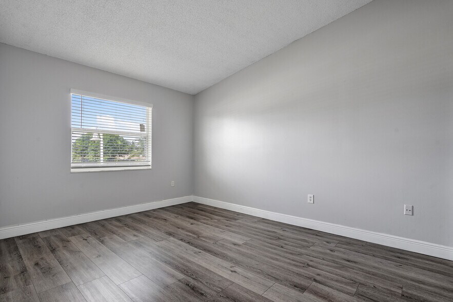 More Photos Of 700-728 SW 81st Ter, North Lauderdale Apartments For Sale