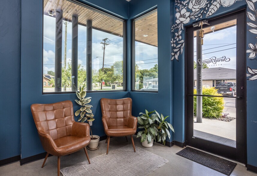 More Photos Of 211 N Weaver St, Gainesville Restaurant For Sale