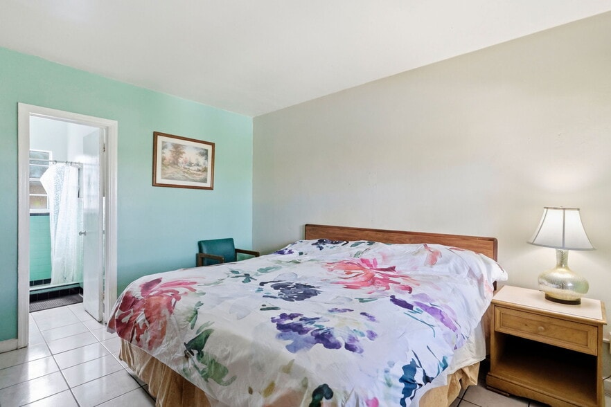 More Photos Of 709 S Dixie Hwy, Lake Worth Hotel For Sale