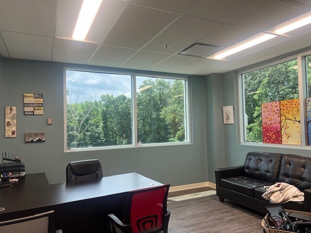 More Photos Of 55 Willow Ln, Marlboro Medical For Lease