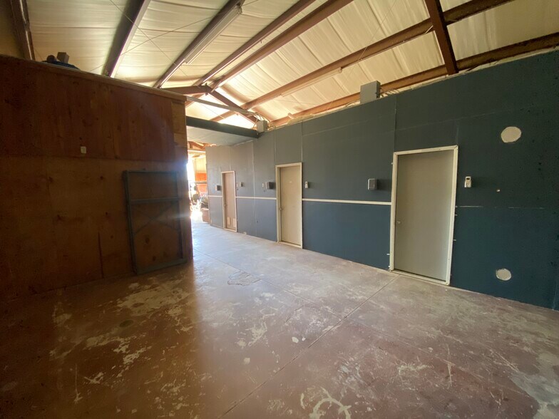 More Photos Of 6701 NW 178th St, Edmond Flex For Sale