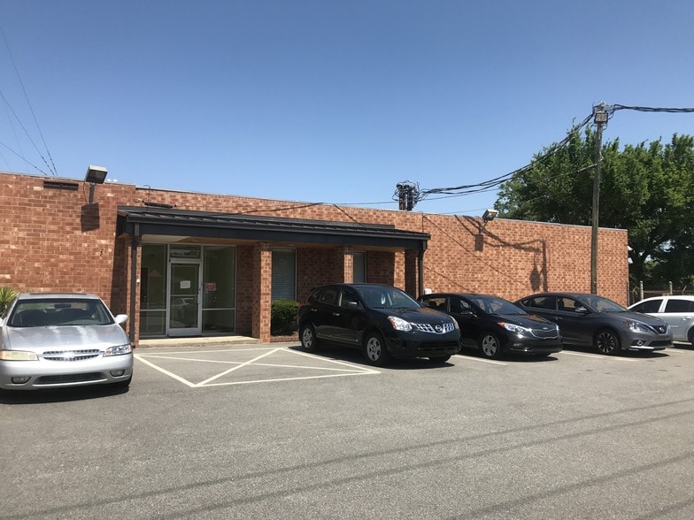 More Photos Of 2236 Southern Ave, Fayetteville Warehouse For Lease