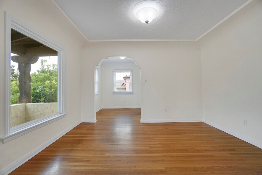 More Photos Of 2250 Magnolia Ave, Long Beach Multifamily For Sale