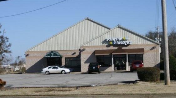 Primary Photo Of 3650 N Gloster St, Tupelo Storefront Retail Office For Sale