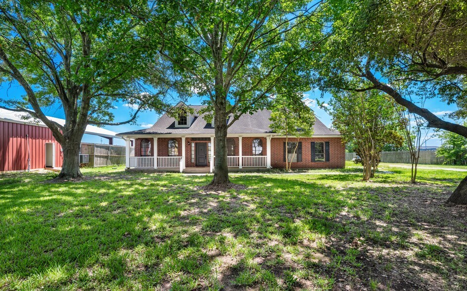 More Photos Of 20240 Cypress Rosehill Rd, Tomball Office Residential For Lease