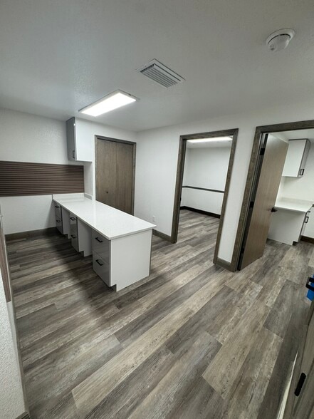 More Photos Of 301 Frontage Rd, Clermont Medical For Lease