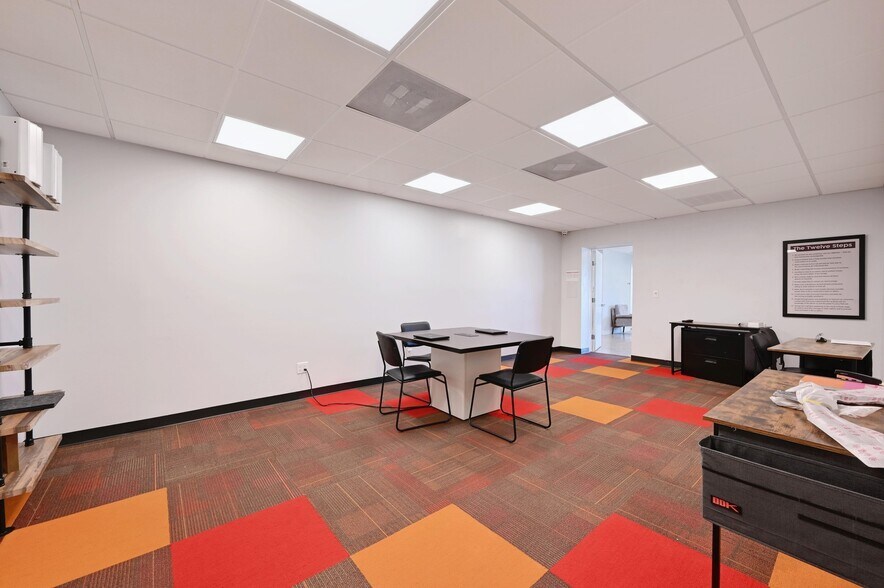 More Photos Of 103 Krebs Ln, Austin Freestanding For Lease