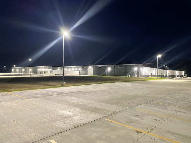 More Photos Of 2028 W Main St, Salem Industrial For Sale