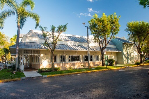 More Photos Of 8440-8460 W Broward Blvd, Fort Lauderdale Freestanding For Sale