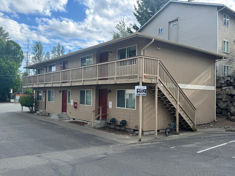 More Photos Of 109 W Casino Rd, Everett Apartments For Sale