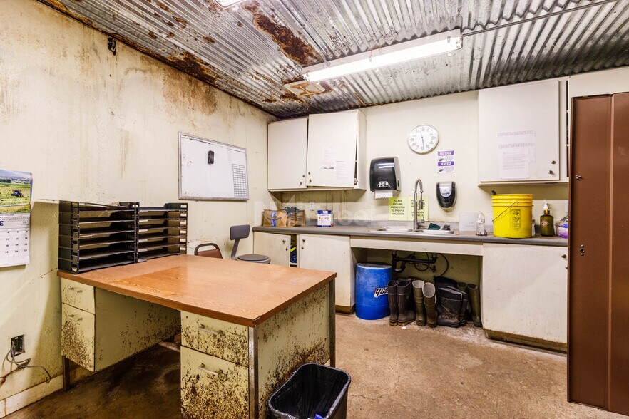 More Photos Of 550 S 1100 W, Fillmore Warehouse For Sale