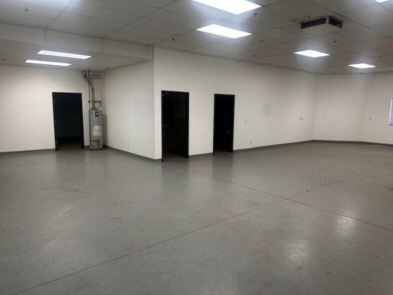 More Photos Of 7505 E Harvard Ave, Denver Flex For Sale