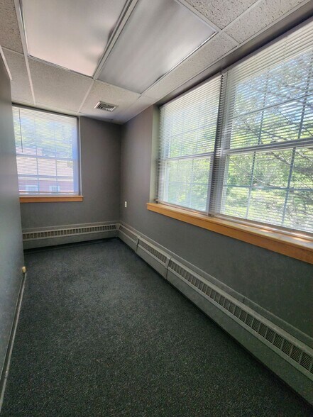 More Photos Of 2 Stowe Rd, Peekskill Medical For Lease