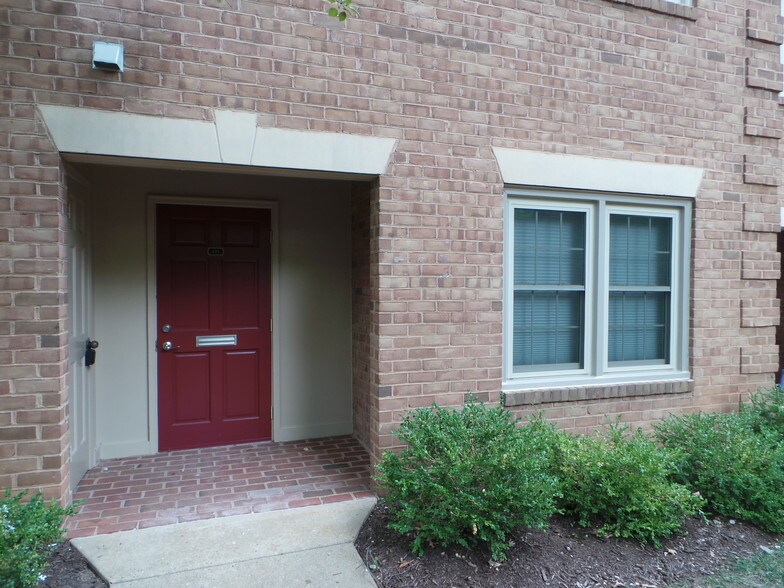 More Photos Of 7369 McWhorter Pl, Annandale Office For Sale