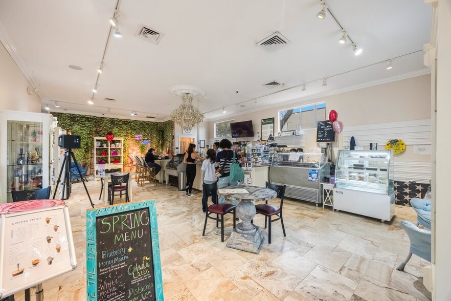 More Photos Of 3407 Lithia Pinecrest Rd, Valrico Storefront Retail Office For Sale