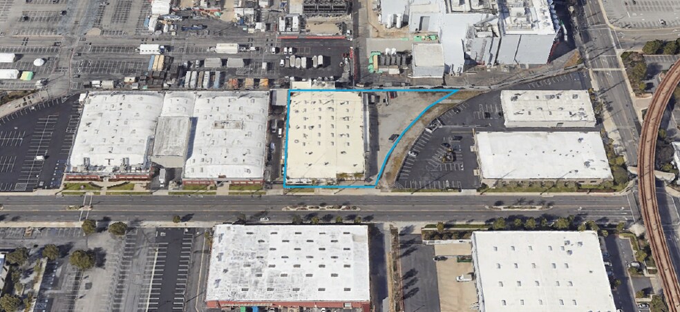 More Photos Of 2051 E Maple Ave, El Segundo Warehouse For Sale