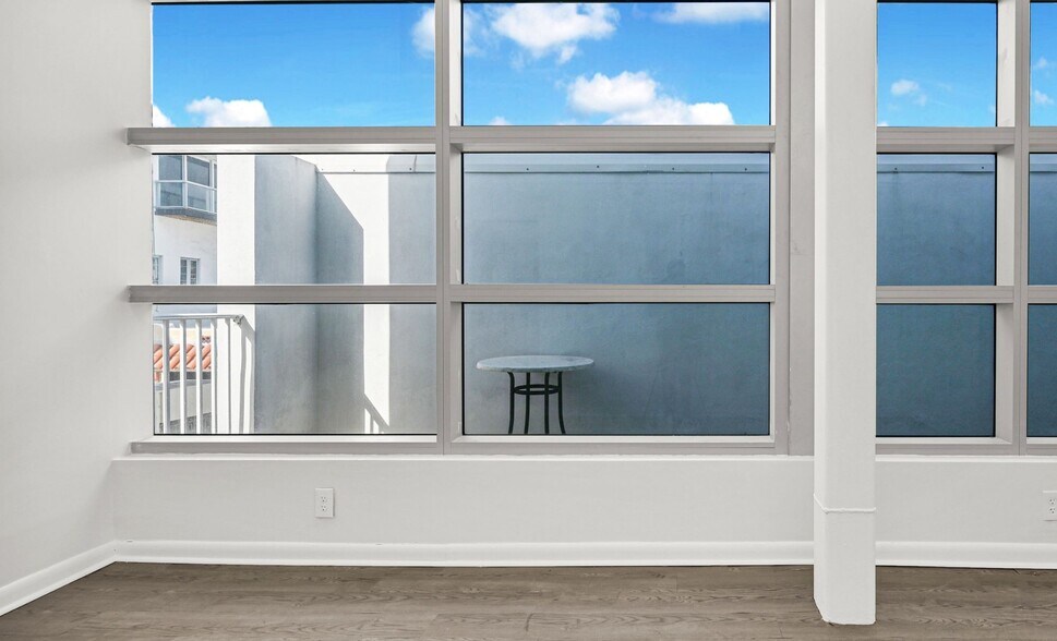 More Photos Of 919 Collins Ave, Miami Beach Office For Lease