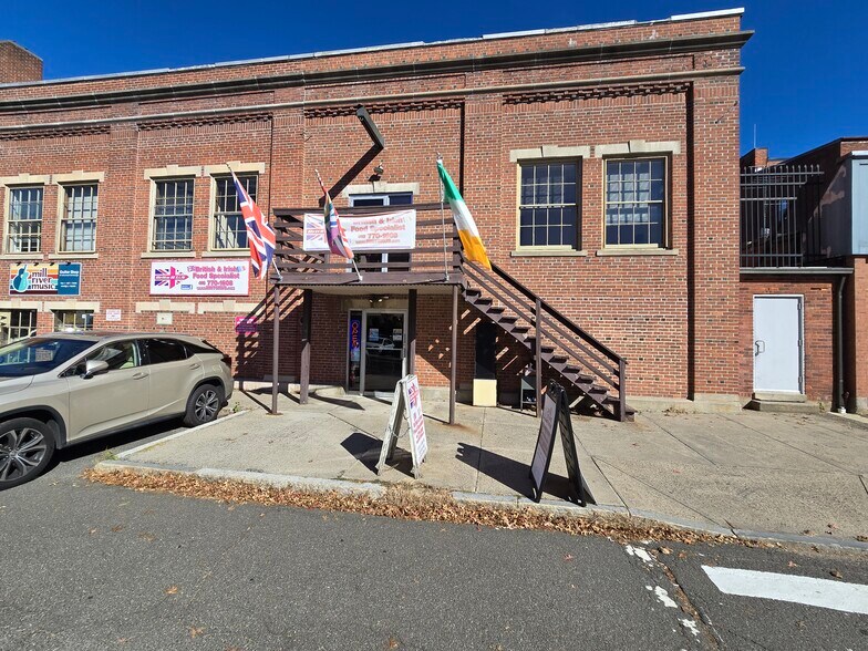 More Photos Of 16 Armory St, Northampton Office For Sale