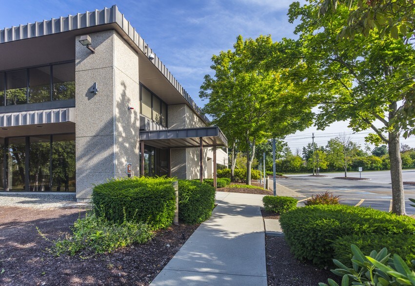 More Photos Of 4 Omni Way, Chelmsford Office For Sale