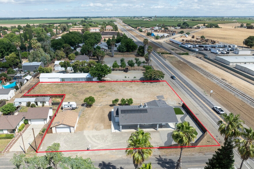Primary Photo Of 720 N 2nd St, Patterson Specialty For Sale