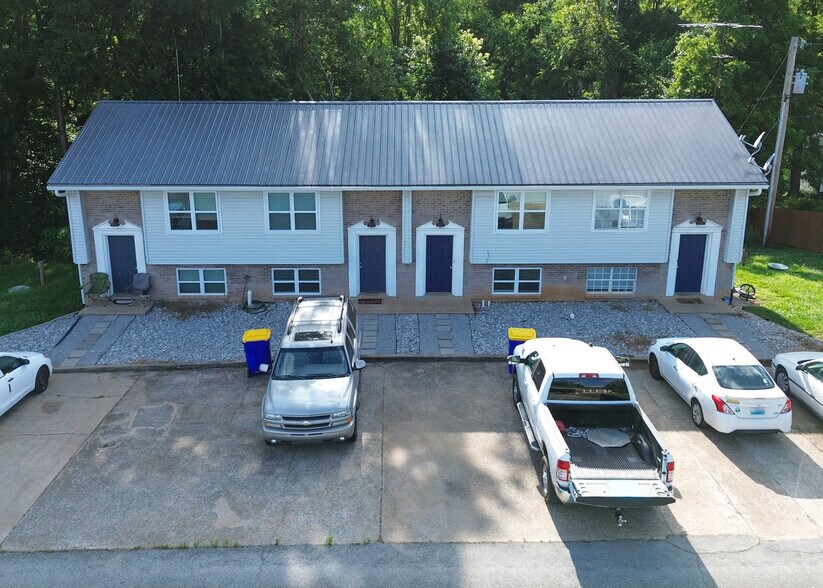 More Photos Of 105 Windy Cir, Franklin Multifamily For Sale
