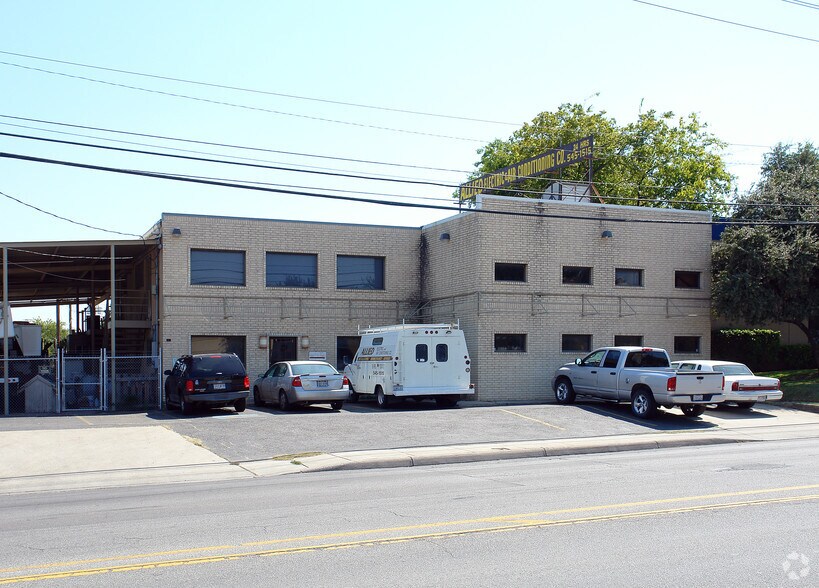 More Photos Of 11514 Jones Maltsberger Rd, San Antonio Warehouse For Sale