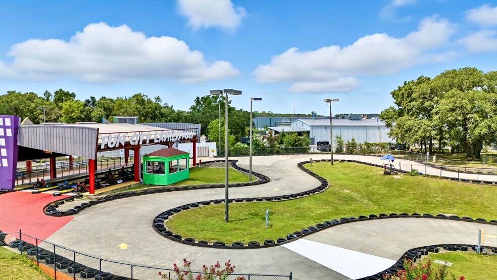 More Photos Of 6709 Pensacola Blvd, Pensacola Amusement Park For Sale