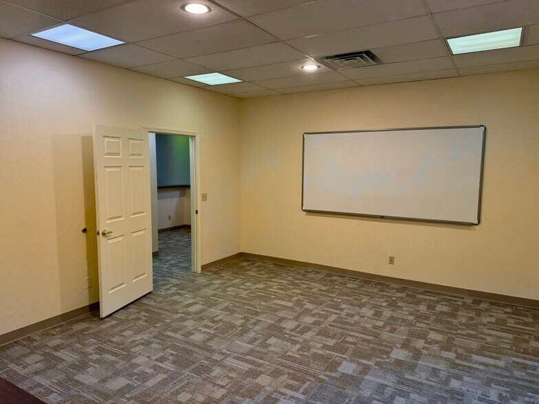 More Photos Of 1817 Stewart St, Carson City Office For Sale
